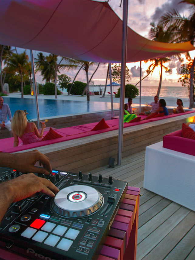 Enjoy the live bands and the latest DJs at Breeze, Kandima Maldives. © Kandima Maldives.