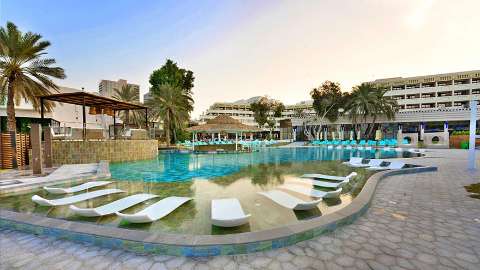 Accommodation - Le Meridien Abu Dhabi - Pool view - Abu Dhabi