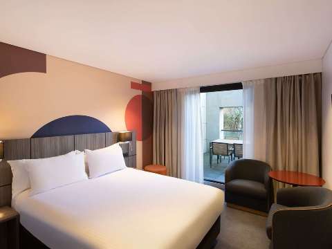 Accommodation - Ibis Styles Sydney Central - Guest room - SYDNEY