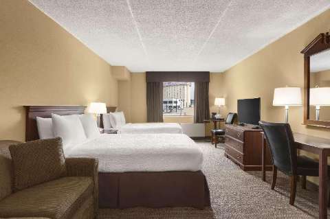 Accommodation - Days Inn by Wyndham Fallsview - Guest room - NIAGARA FALLS