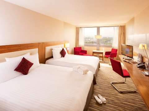 Accommodation - Movenpick Hotel And Casino Geneva - Guest room - GENEVA