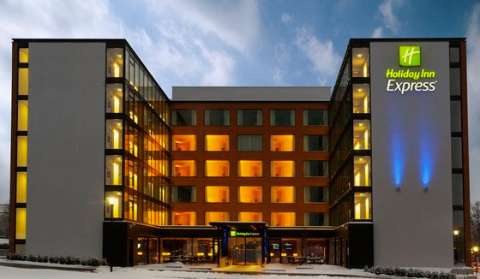 Accommodation - Holiday Inn Express ZÜRICH AIRPORT - Zurich