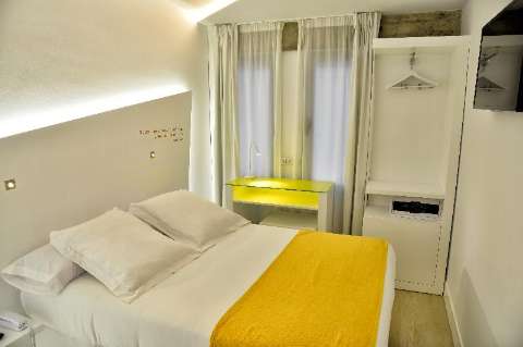Accommodation - Atarazanas Malaga Boutique Hotel - Guest room - MALAGA