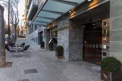Acomodação - Hotel Sant Pau - Vista para o exterior - BARCELONA