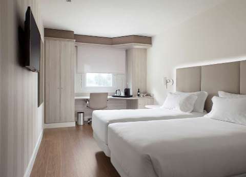 Accommodation - NH Madrid Barajas Airport - Guest room - Madrid