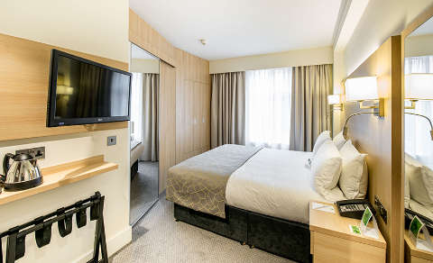 Accommodation - Holiday Inn London - Kensington

 - Guest room - London