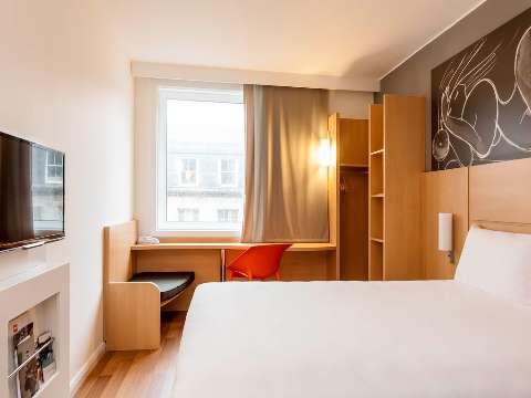 Accommodation - ibis Edinburgh Centre South Bridge - Royal Mile - Guest room - Edinburgh
