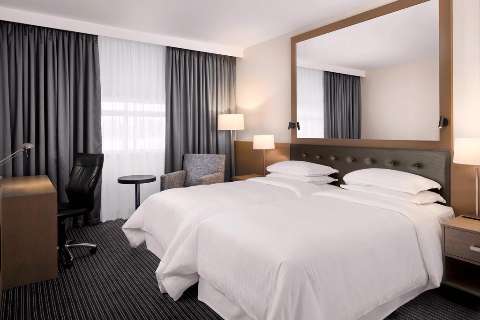Accommodation - Sheraton Heathrow Hotel - Guest room - West Drayton
