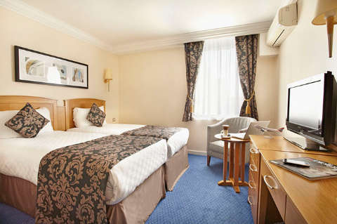 Accommodation - Thistle London Heathrow T5 - Guest room
