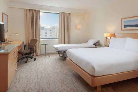 Accommodation - Hilton Dublin Airport - Guest room - Dublin