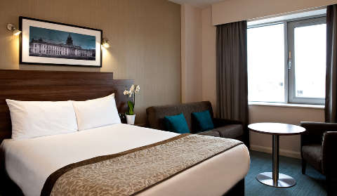 Accommodation - Leonardo Hotel Dublin Parnell Street - Jurys Inn - Guest room - DUBLIN