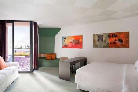 Accommodation - Four Points by Sheraton Catania Hotel and Conference Center - Guest room - Catania
