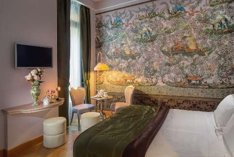 Accommodation - Chateau Monfort - Guest room - MILANO