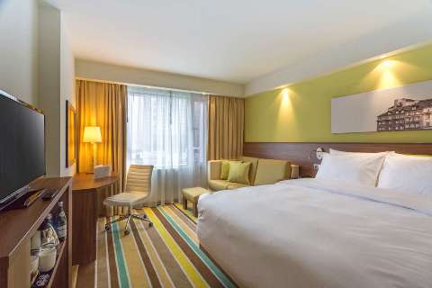 Accommodation - Hampton by Hilton Warsaw City Centre - Guest room - Warsaw