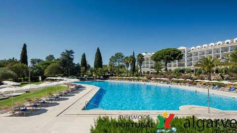Accommodation - Penina Hotel & Golf Resort - Pool view - Faro