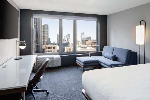 Accommodation - Courtyard Chicago Downtown/River North - Guest room - Chicago