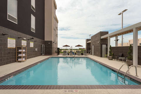 Accommodation - Home2 Suites Houston - Pool view - Houston