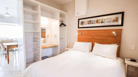 Accommodation - Camps Bay Village Apartments - Guest room - Camps Bay