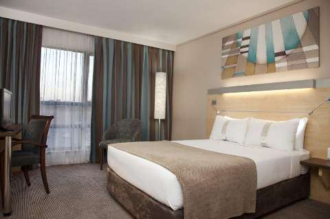 Accommodation - Holiday Inn Express SANDTON - WOODMEAD - Guest room - Sandton