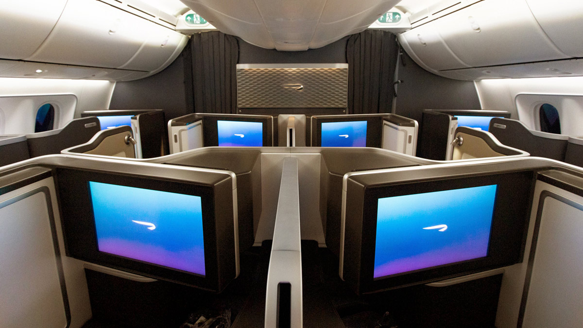 Сиденья в классе First на борту 787 Dreamliner
