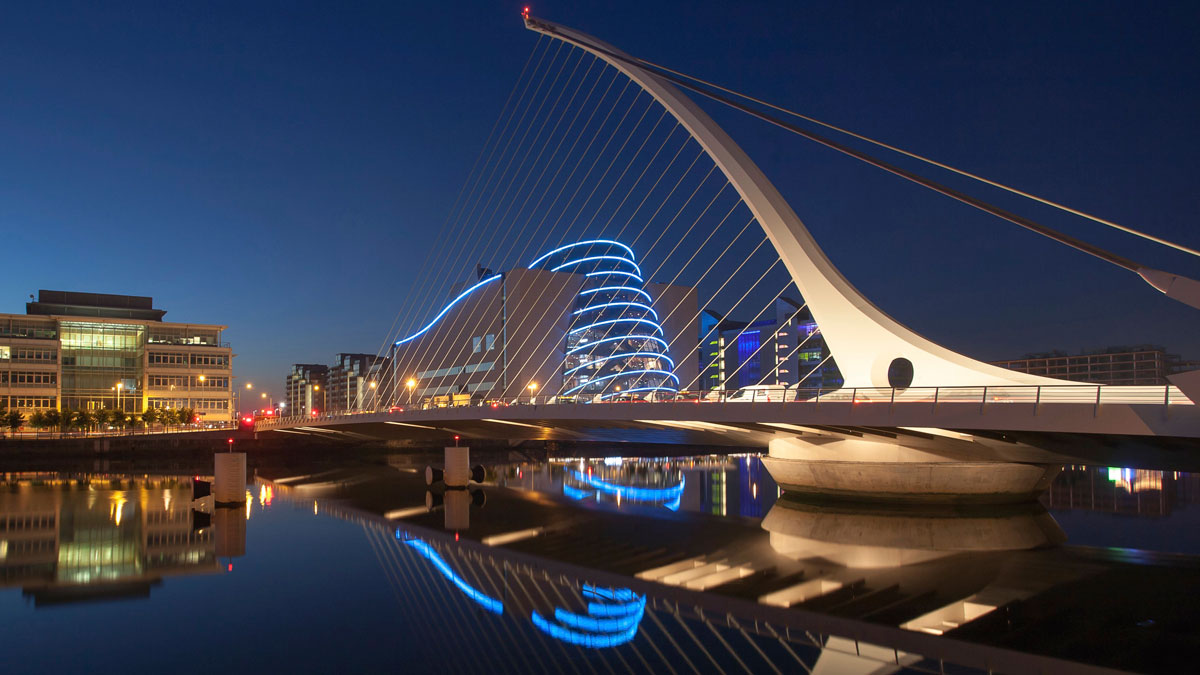 Samuel Beckett Bridge at night in Dublin.