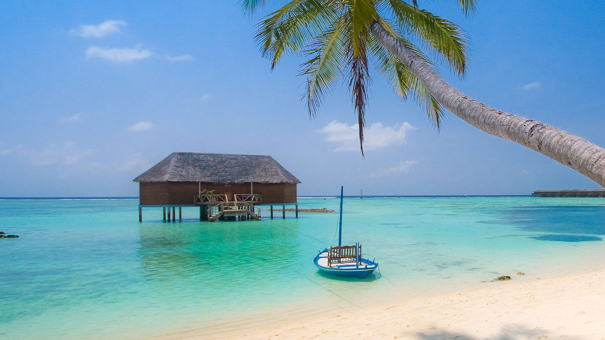 Capanna sulla spiaggia alle Maldive.