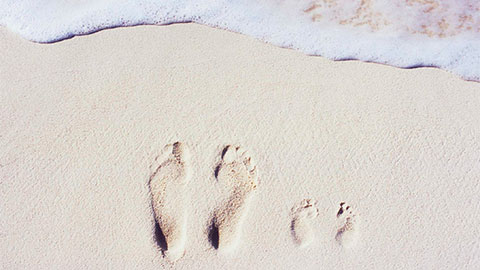 砂浜の足跡。