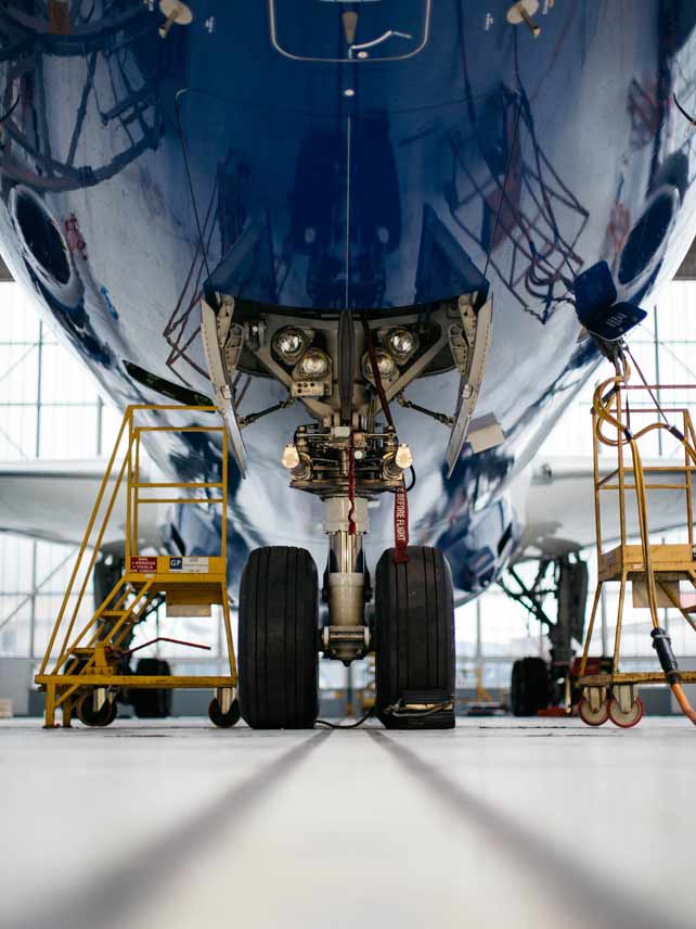 Up close: a peek inside the 787 Dreamliner hangar © Stuart Bailey.