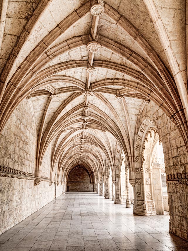 里斯本的杰若尼莫修道院完美展现了葡萄牙曼努埃尔式建筑风格 © OGphoto / Getty Images