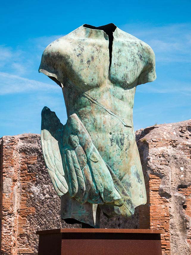 A statue in Pompeii. ©sestovic.
