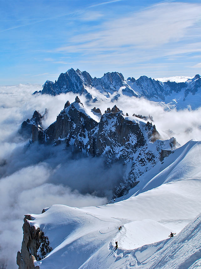 O terreno acidentado de Chamonix fez deste o local ideal para os esquiadores avançados © Glen Buto / Getty Images