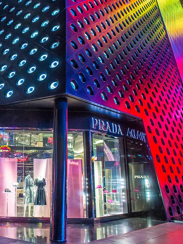 Magasin Prada sur le Strip de Las Vegas. ©Yaacov Dagan / Alamy Stock Photo.