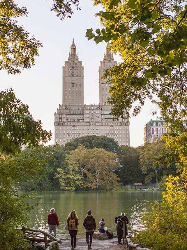 Enjoy an idyllic stroll or bike ride through Central Park © NYC&Co