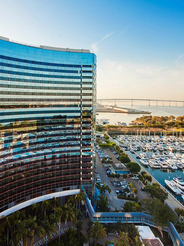 Savour the waterfront view at the upscale Marriott Marquis San Diego Marina.