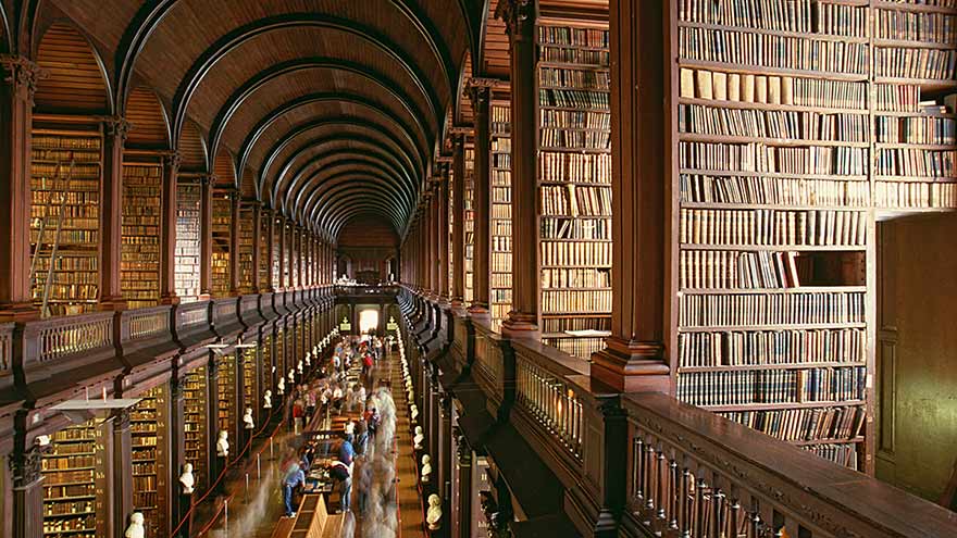 Die Bibliothek des Trinity College in Dublin, Republik Irland. ©clu.