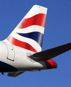Sezione di coda di un Airbus A321-200, sezione del muso di un Airbus A321-200 (foto di A. Cooksey - airlineimages.co.uk).