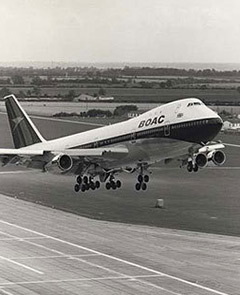 BOAC Boeing 747-136 G-AWNB.