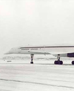 Concorde in Singapore Airlines colours.