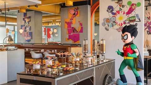 Accommodation - The WB Abu Dhabi Curio Collection by Hilton - Abu Dhabi