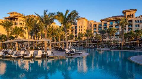 Accommodation - Four Seasons Resort Dubai at Jumeirah Beach - Pool view - Dubai