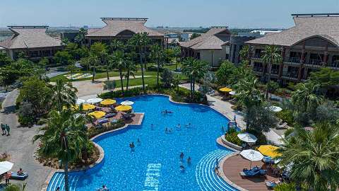 Accommodation - Lapita, Dubai Parks & Resorts Autograph Collection - Pool view