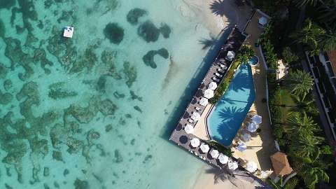 Unterkunft - Blue Waters Resort & Spa - Ansicht der Pool - Antigua