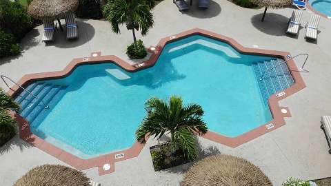 Accommodation - Colibri Court - Pool view