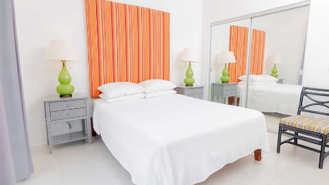 Accommodation - Colibri Court - Guest room