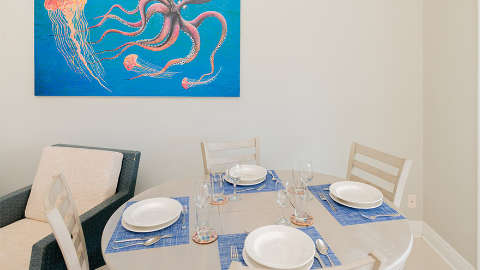 Accommodation - Colibri Court - Guest room