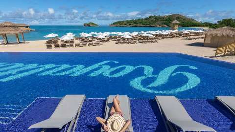 Accommodation - Royalton Antigua, An Autograph Collection - Pool view - Antigua