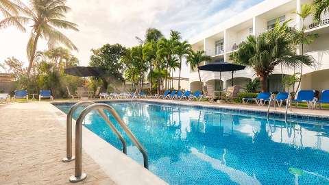 Unterkunft - Time Out Hotel - Ansicht der Pool - Barbados