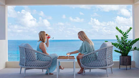 Accommodation - Azura Bermuda - Bar/Lounge