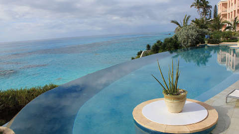 Accommodation - The Reefs Hotel & Club - Pool view - Bermuda