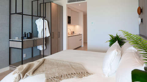 Guest room